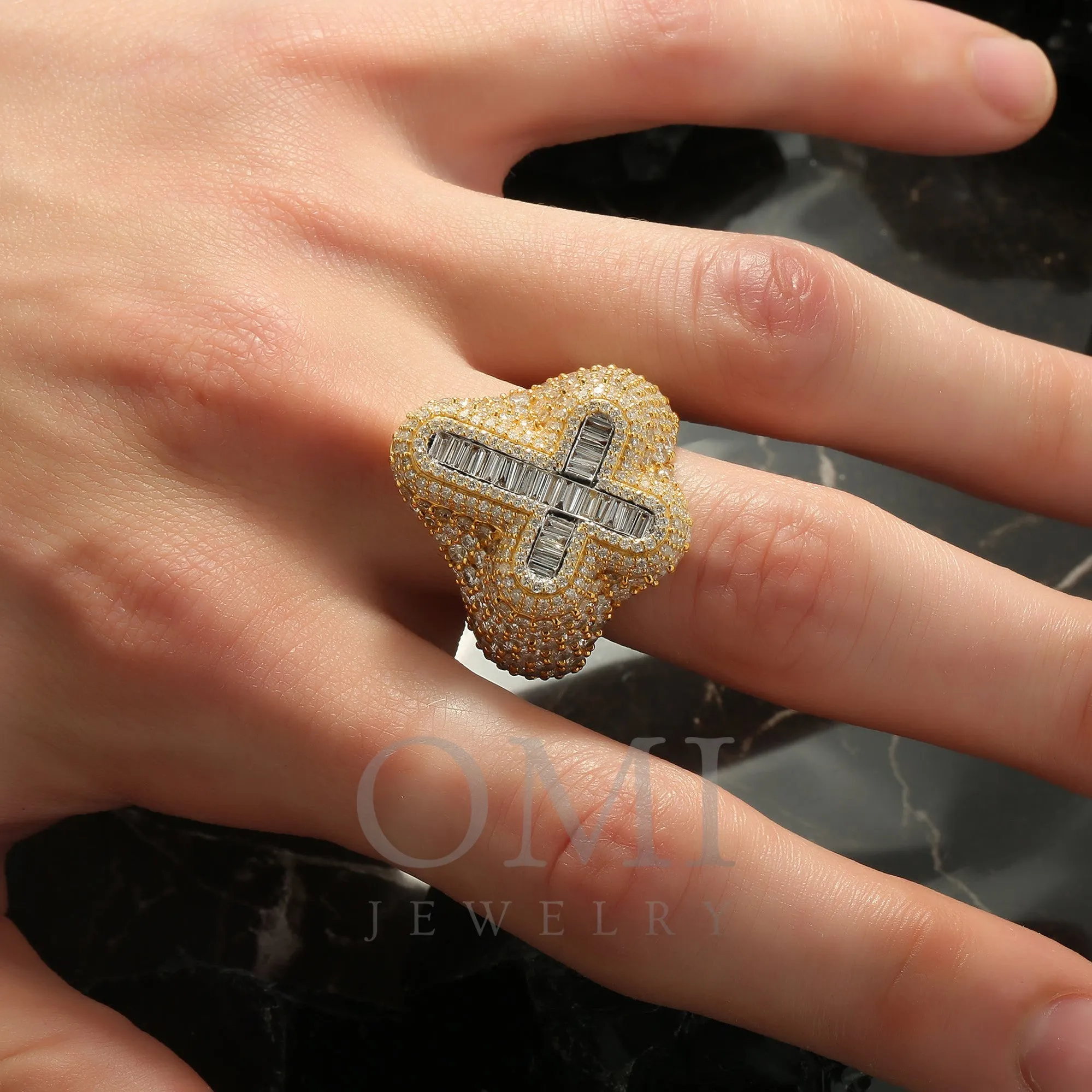 10K GOLD BAGUETTE AND ROUND DIAMOND CROSS RING 6.87 CT