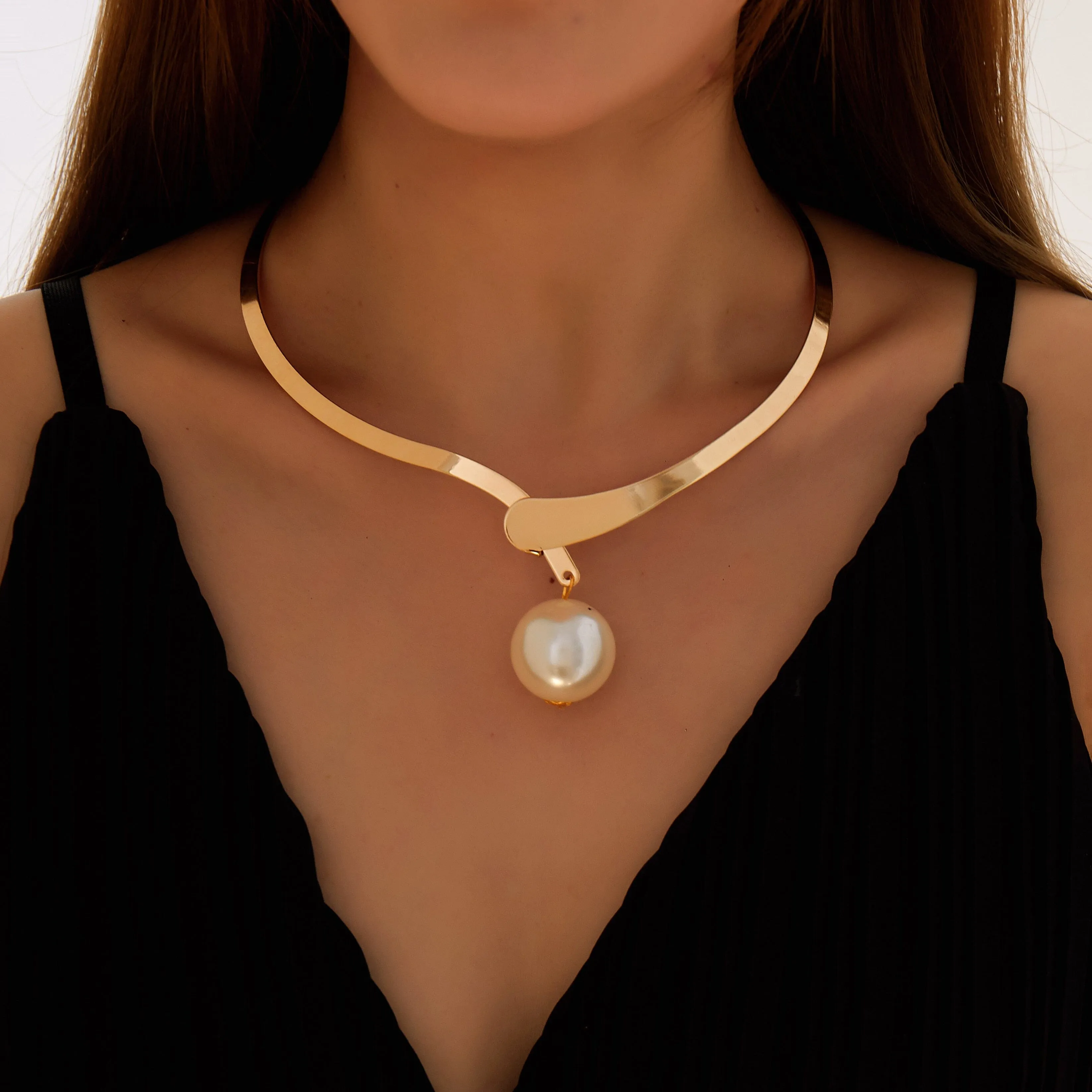 Elegant Simple Water-wave Pearl Necklace