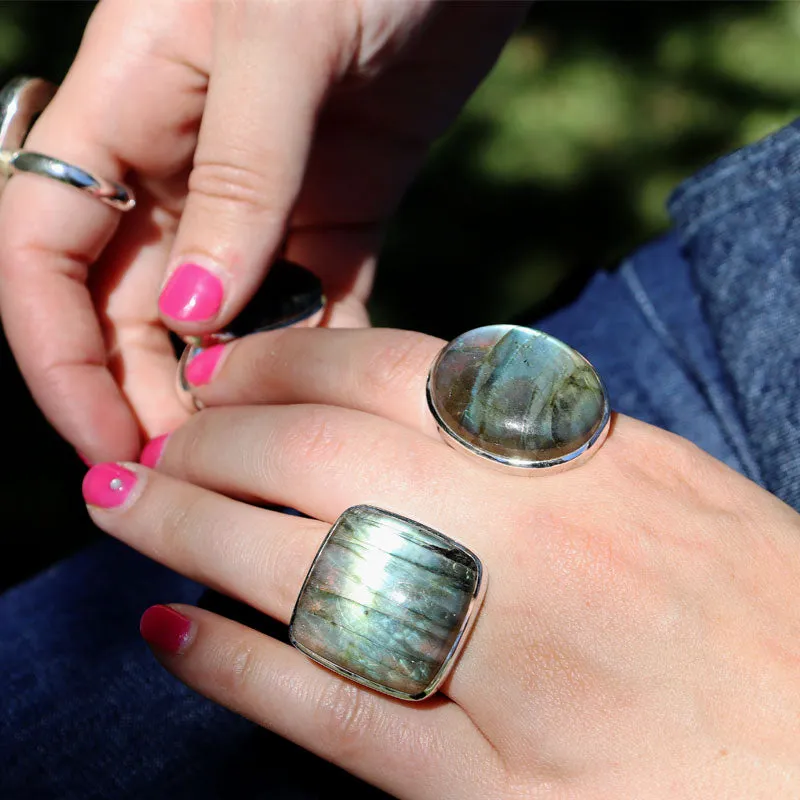 Kanti Labradorite Oval Ring