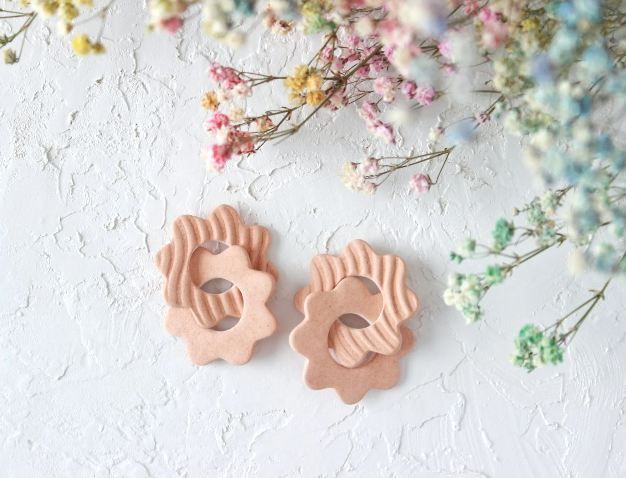 Wavy Striped 8-Sided Flower Link Earrings